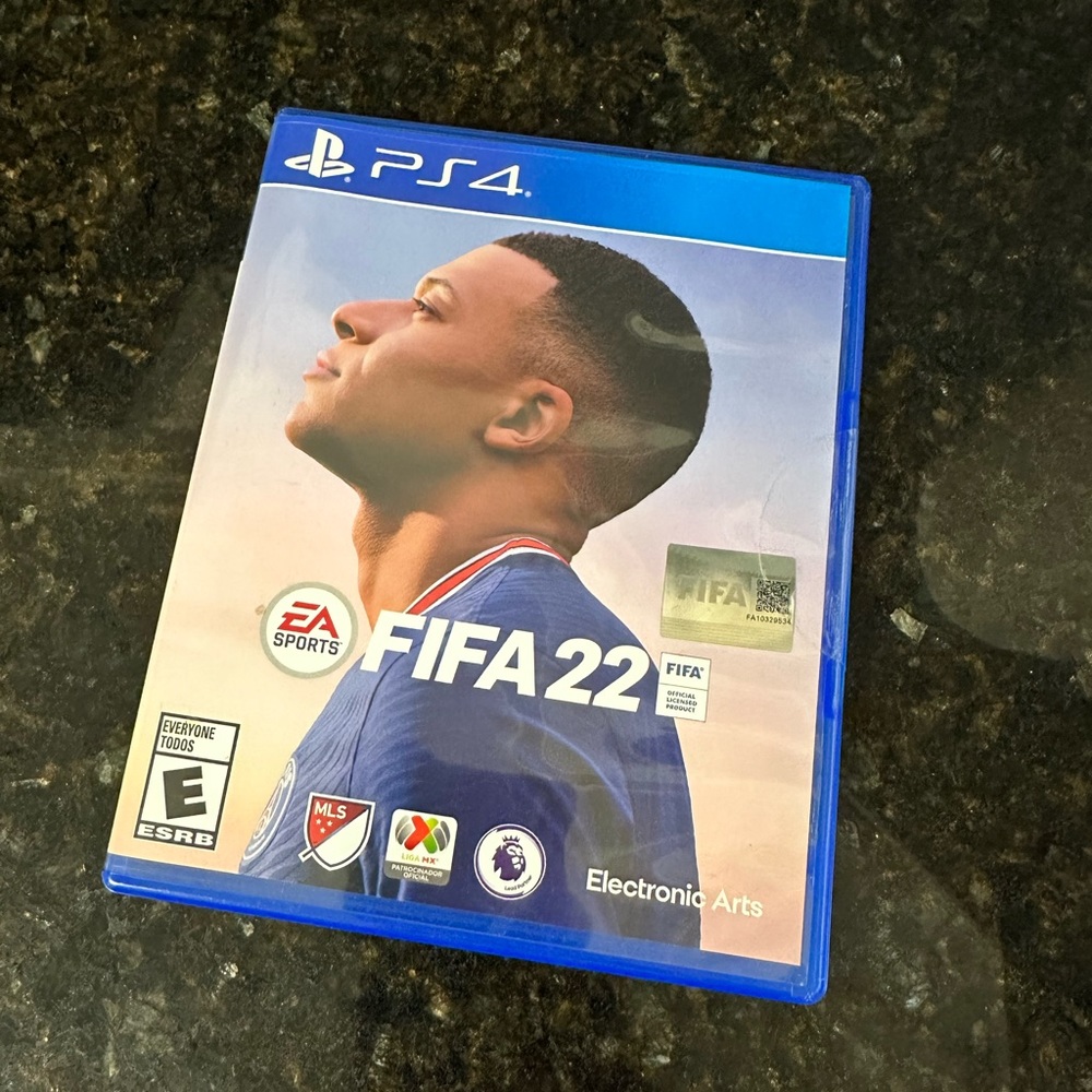 PS4  FIFA 22 New